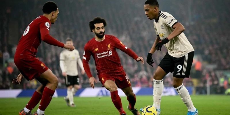Liverpool đối đầu Manchester United